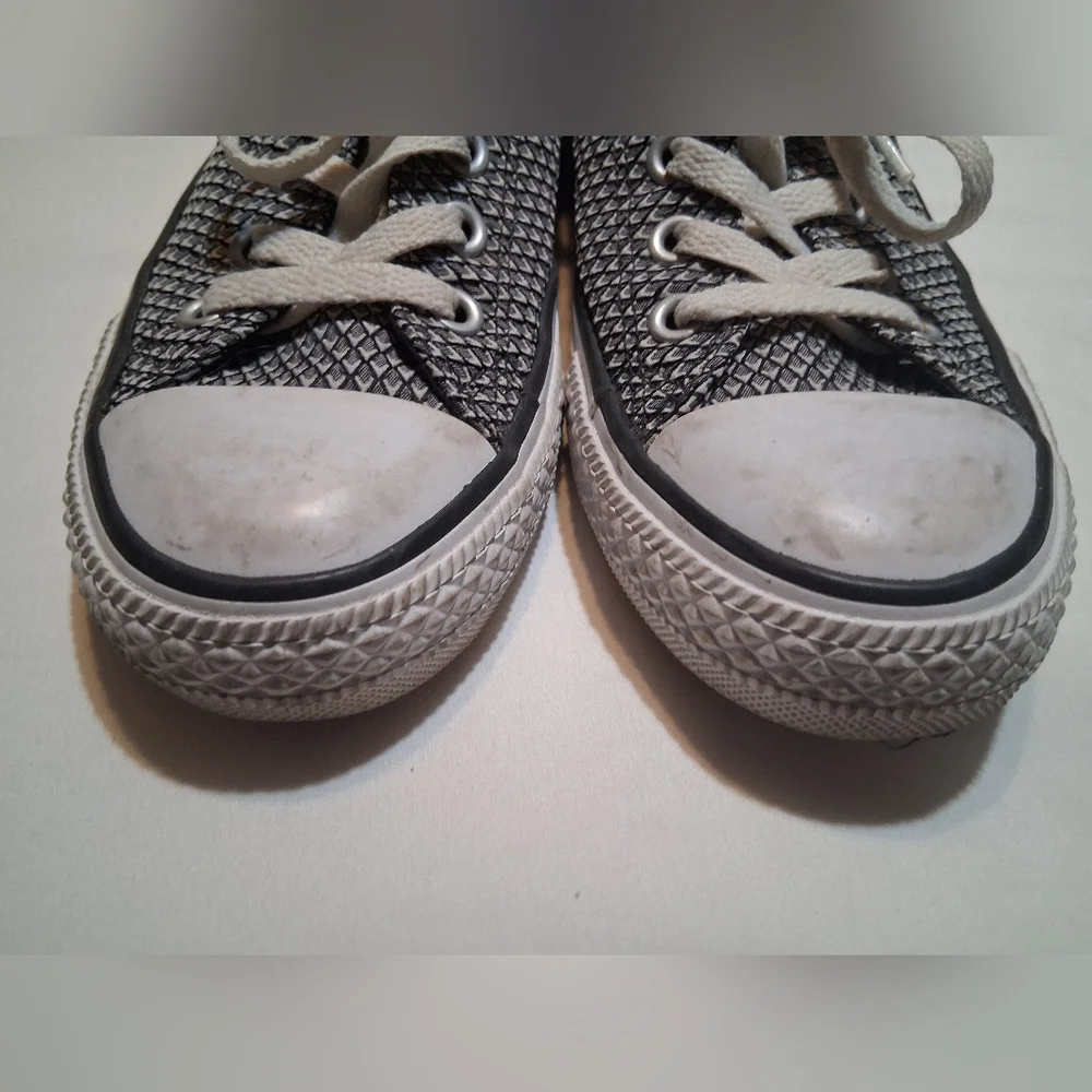 Converse Chuck Taylor All Star Knit Low Top Black White Sneakers Women’s 8